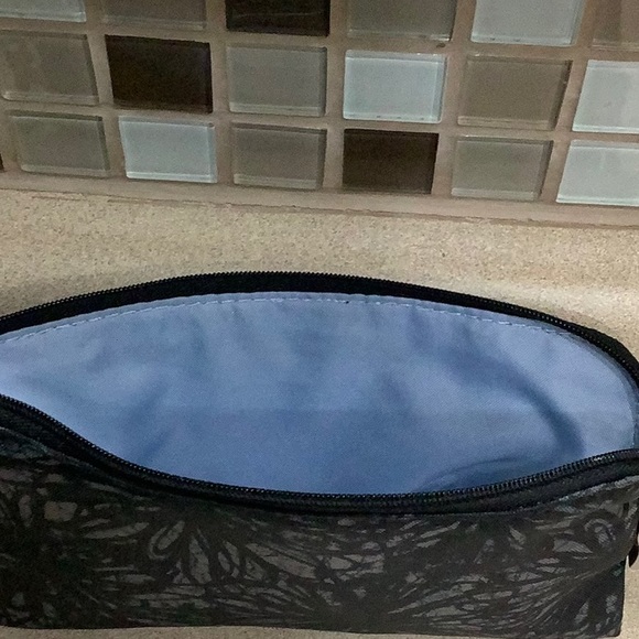 COPY - NWOT 🩵 Baggallini Wristlet In Midnight Blossom - Picture 10 of 14